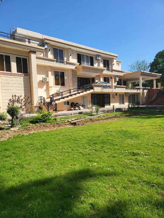 Infinity Villa Exclusive Islamabad Exterior photo