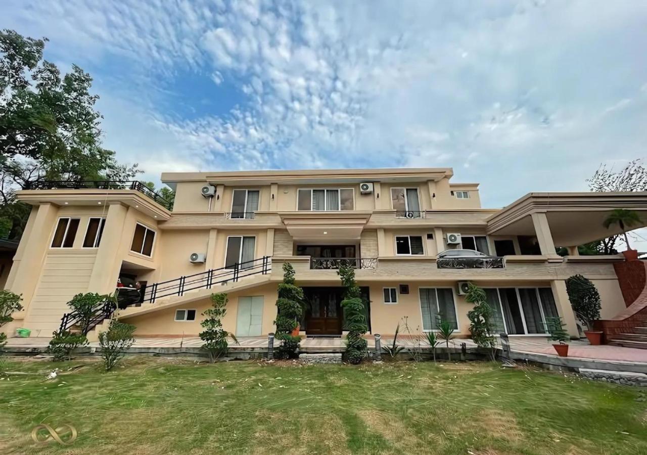 Infinity Villa Exclusive Islamabad Exterior photo